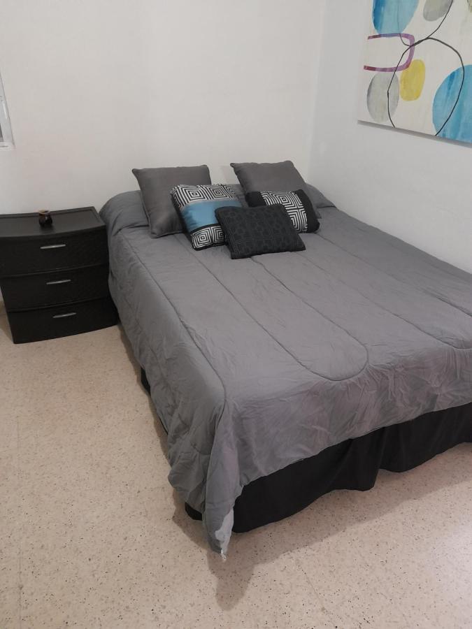 Cozy Apartment Across The San Juan Airport Exteriör bild